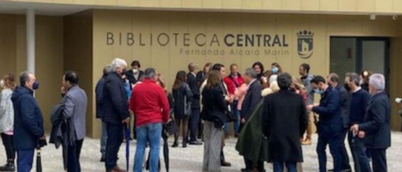 De manera póstuma, a manera de celebración del centenario, la Biblioteca lleva su nombre.