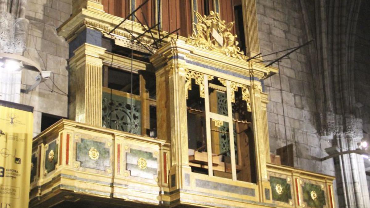 L'orgue de la catedral de Santa Maria de Solsona, durant el procés de restauració