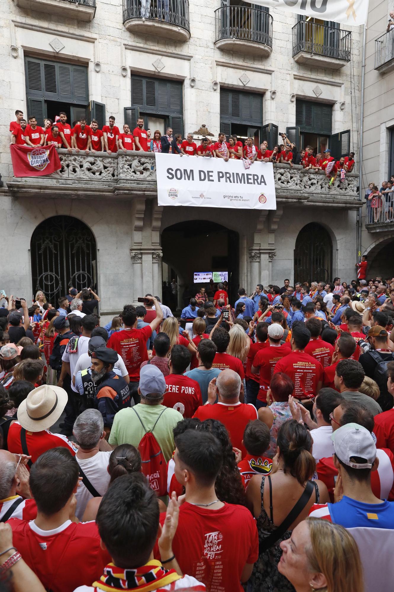 Les millors imatges de la rua de celebració del Girona i el Bàsquet Girona