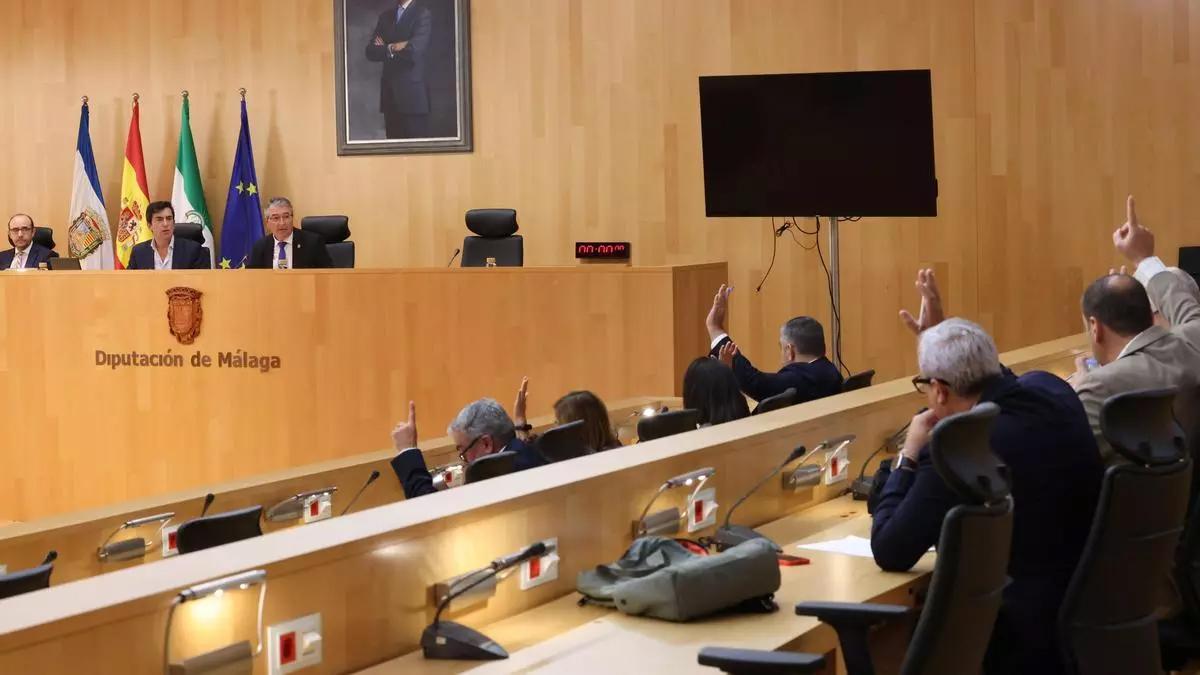 Un momento en un pleno de la Diputación.