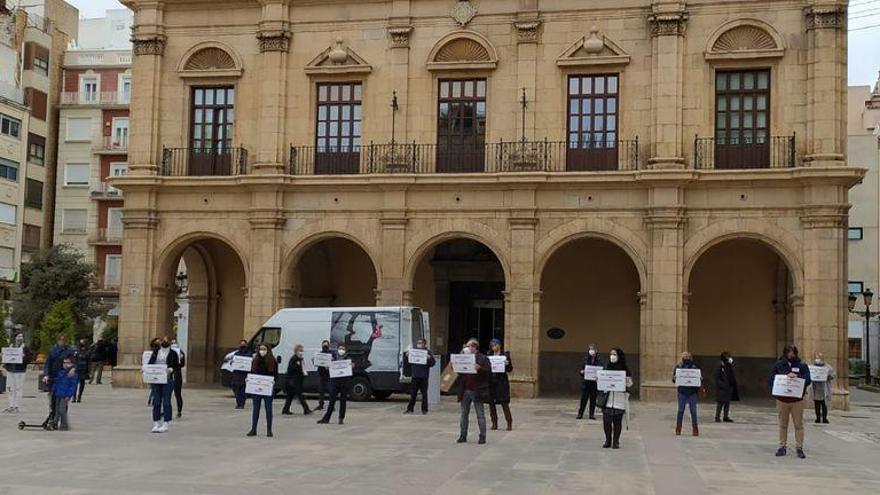 Profesores se manifiestan en Castelló para que la &#039;no Magdalena&#039; sea festiva en los colegios