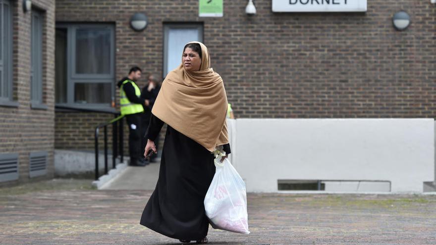 Evacuadas cinco torres de apartamentos en Londres por no cumplir las medidas contra indencios