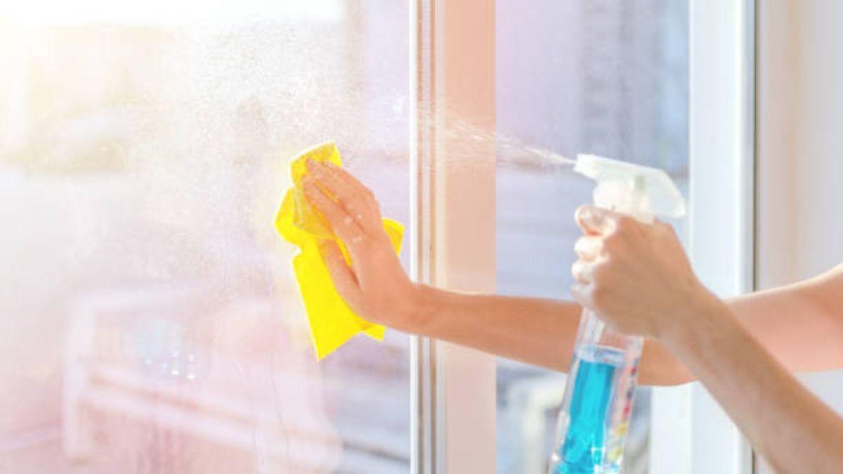 Cómo limpiar los cristales de las ventanas por fuera