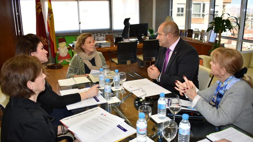 La reunión se celebró en la sede de la Consejería en Murcia.