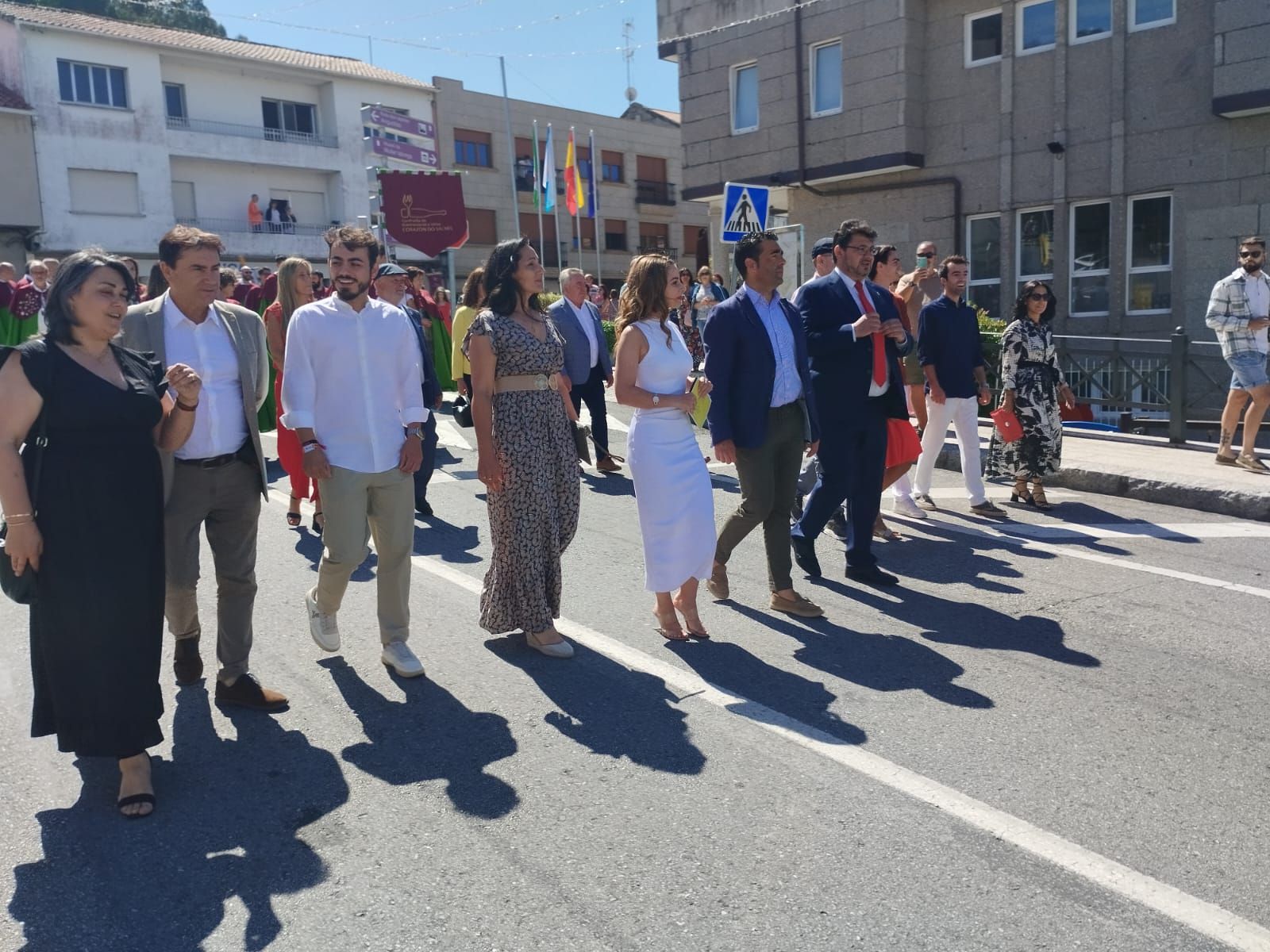 Asistentes a los actos de la Festa do Viño de Meaño.