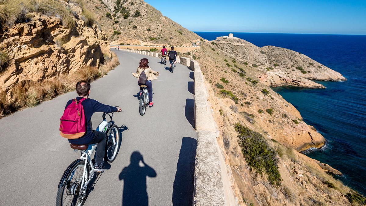 Otra imagen de la Serra Gelada en el término municipal de Benidorm, cuyo suelo está considerado de especial protección al estar dentro del parque natural.