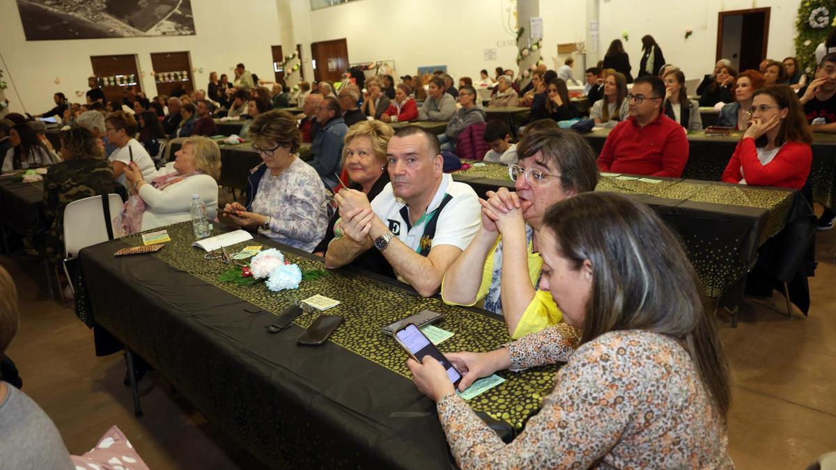 El Salón Peña se llenó de personas durante las diferentes actividades en favor de GaliciAME.