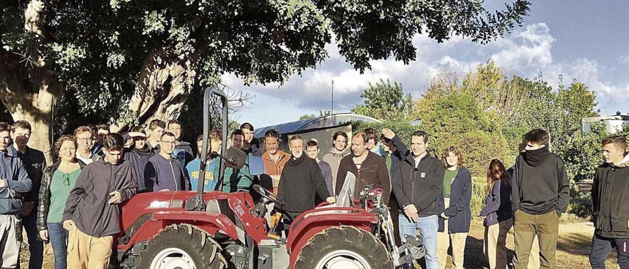 Un dels tractors ha estat per a l&#039;IES Josep Sureda i Blanes, que imparteix cicles formatius de la família agrària.