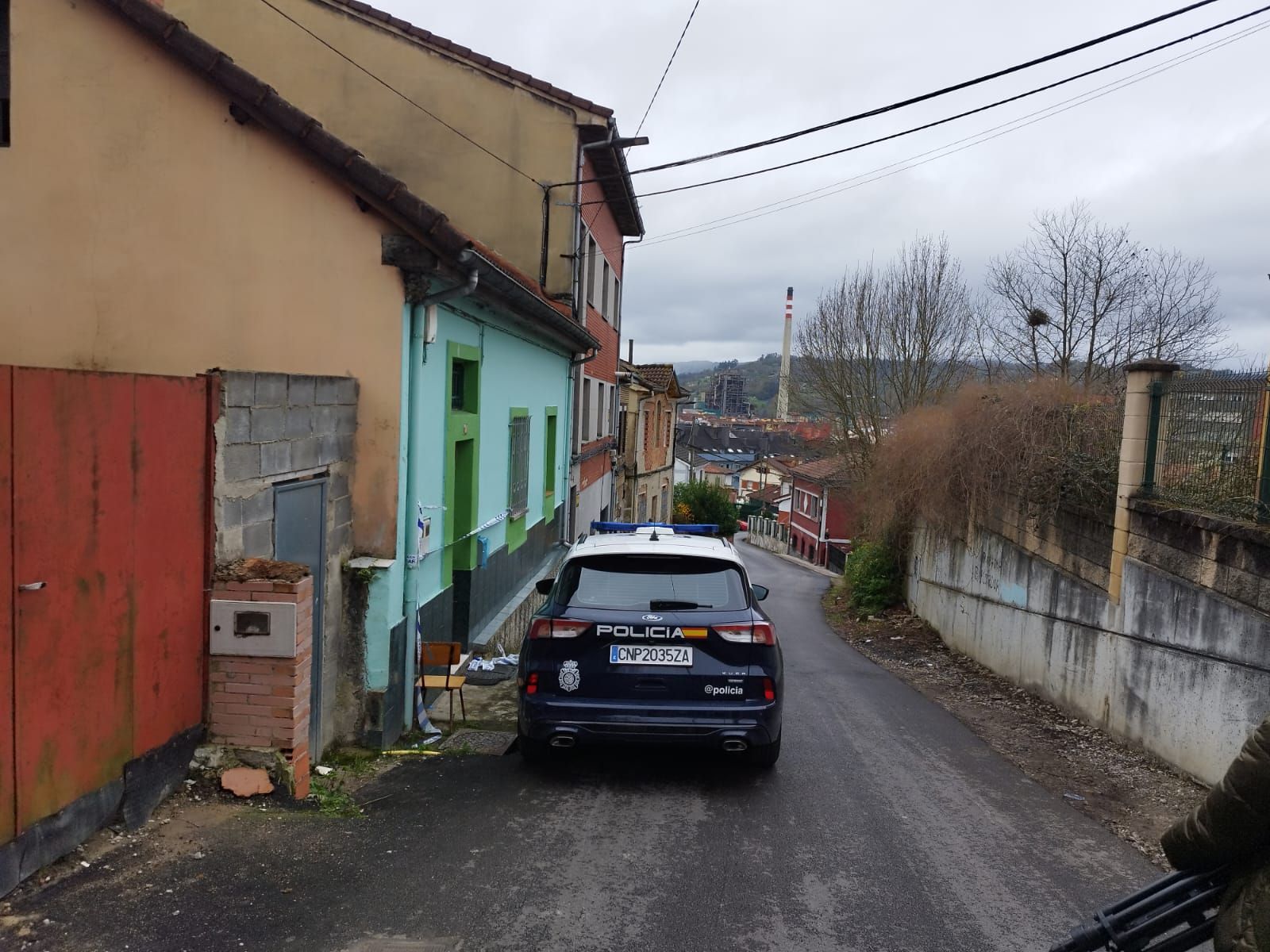 Detenido un joven de La Felguera por matar y descuartizar a su compañero de piso, un hombre de unos 70 años.
