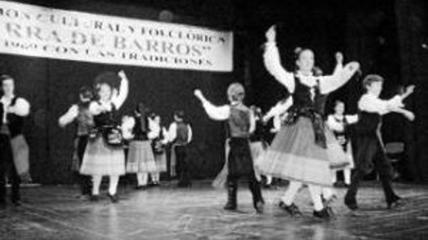 Las academias de bailes se clausuran con exhibiciones