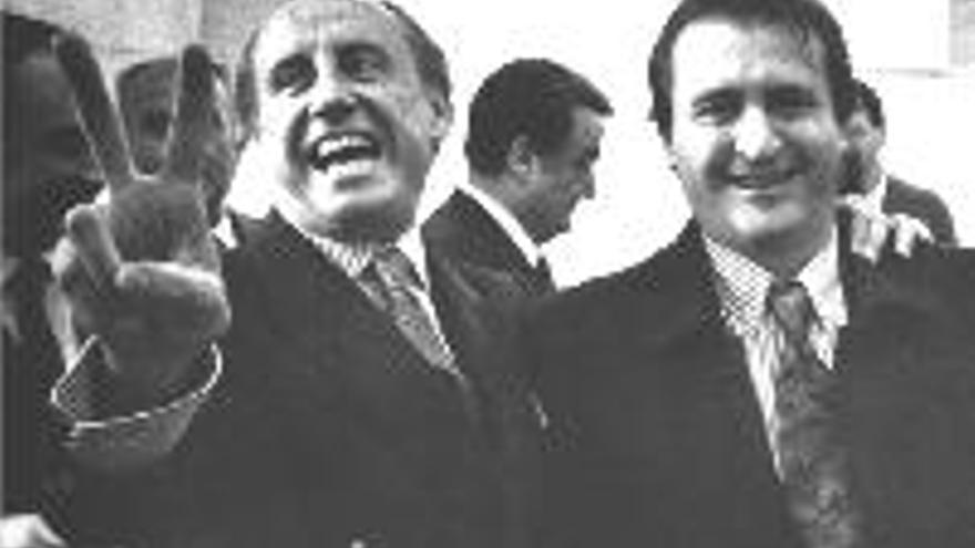 Dues imatges de l&#039;empresari a les comarques A la imatge de l&#039;esquerra, a Olot, el 1986 abans de pronunciar una conferència. A la dreta, amb Emili Caballero, abans d&#039;un partit contra el Rayo Vallecano a Palamós l&#039;any 1997.