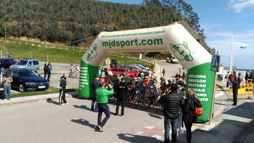 Una competición de bicicletas, el año pasado, en Ribadesella.