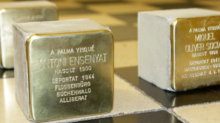 Die Stolpersteine für die Nazi-Opfer verlegt Demnig am Sonntag (16.12.).
