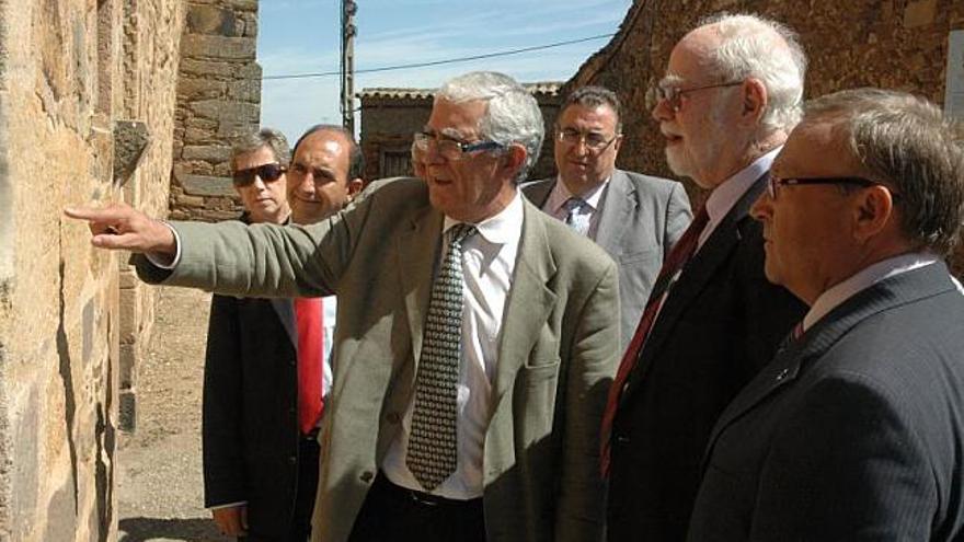 El salón de actos de la Torre del Reloj, donde Williams pronunció la conferencia, abarrotado de público.