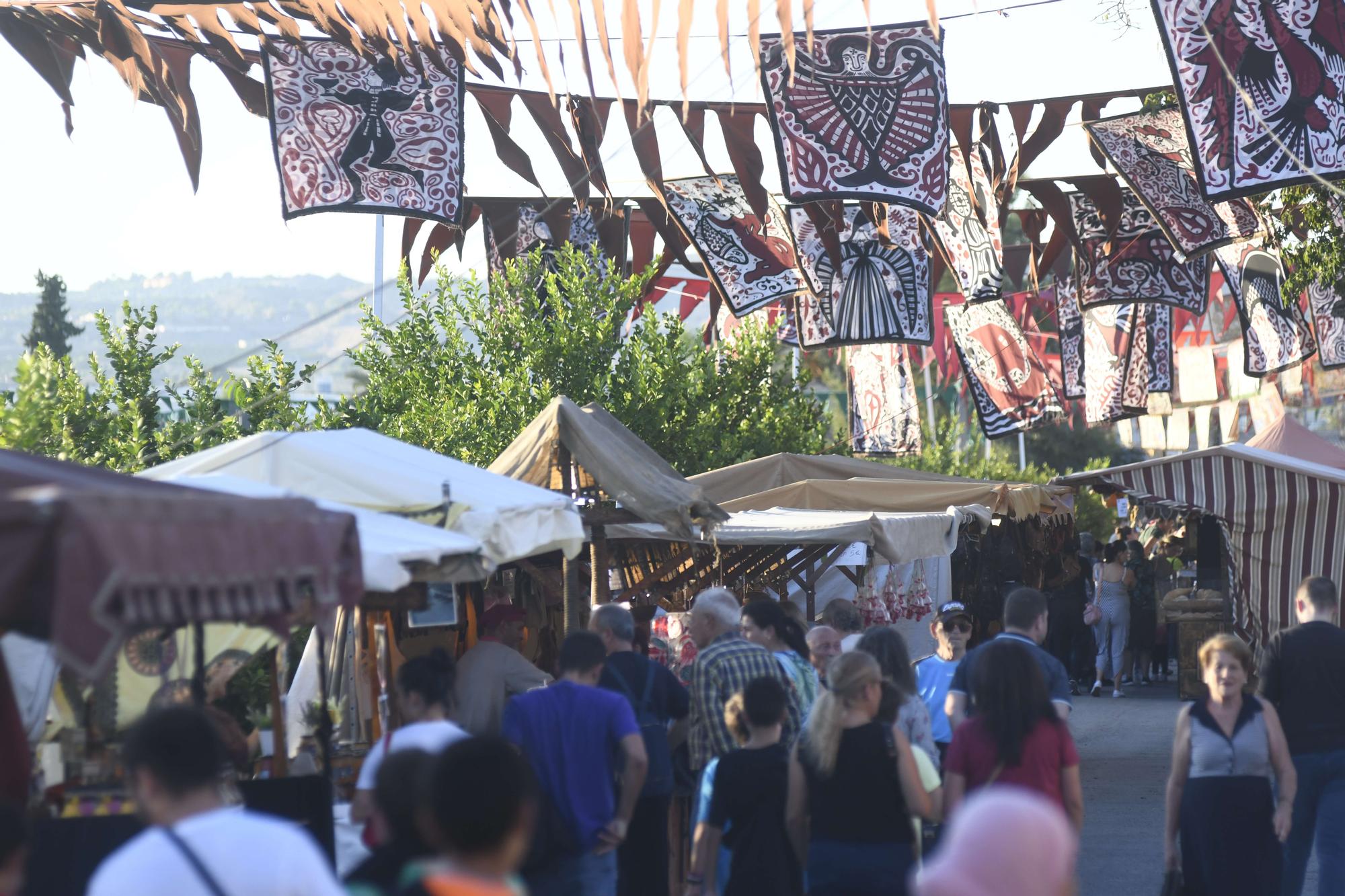 El mercadillo medieval de Guadalupe, en imágenes