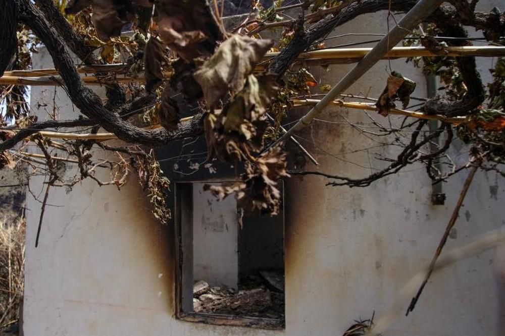 El fuego se ceba con una vivienda en El Sao (Agaete)