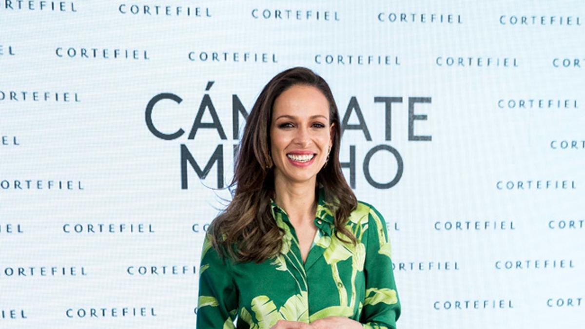 Eva González con vestido verde estampado de Cortefiel