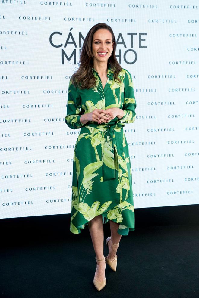 Eva González con vestido verde estampado de Cortefiel