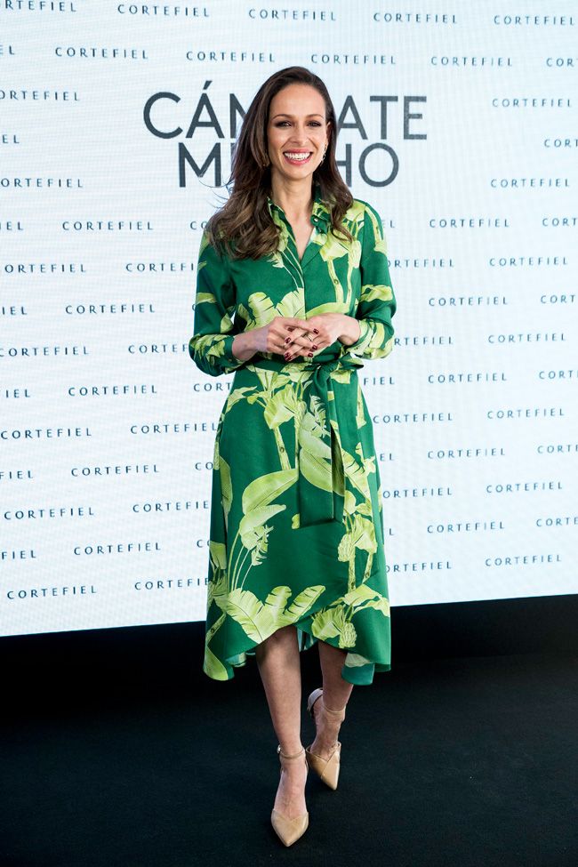 Eva González vestido verde de de hojas de Cortefiel - Woman