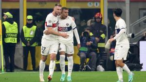 Milan - PSG: El gol de Skriniar