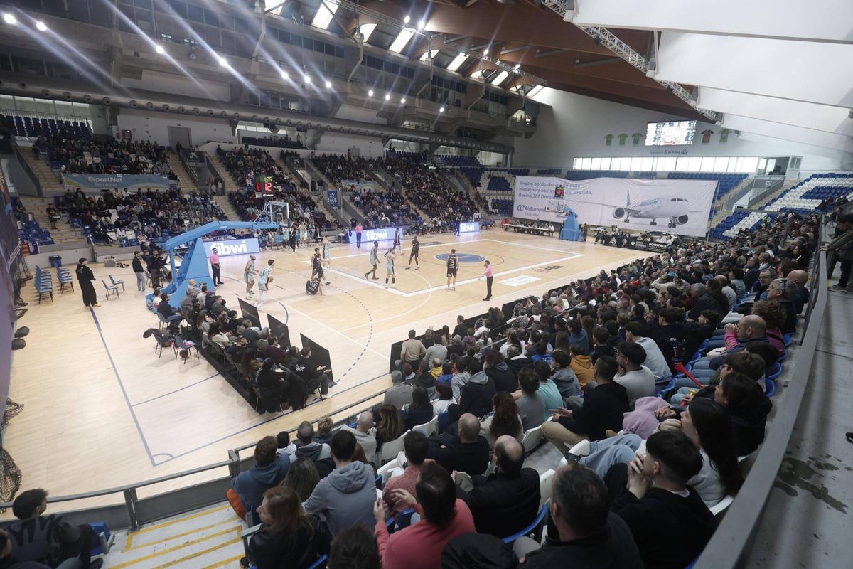 El Fibwi se lleva la victoria ante el Palmer en un derbi apasionante.