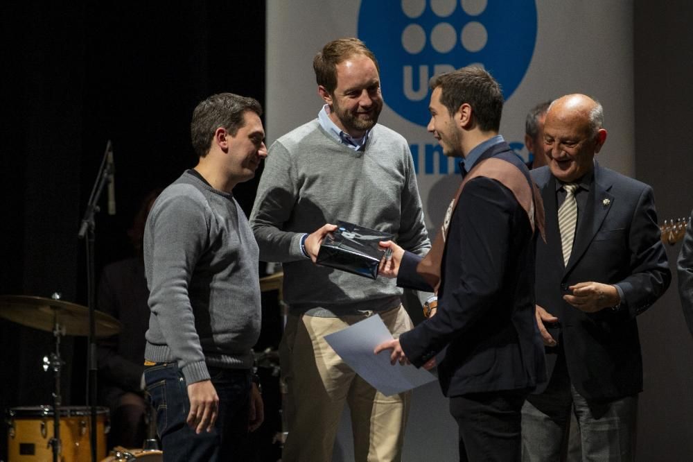 La UPC Manresa celebra la graduació dels 113 estud