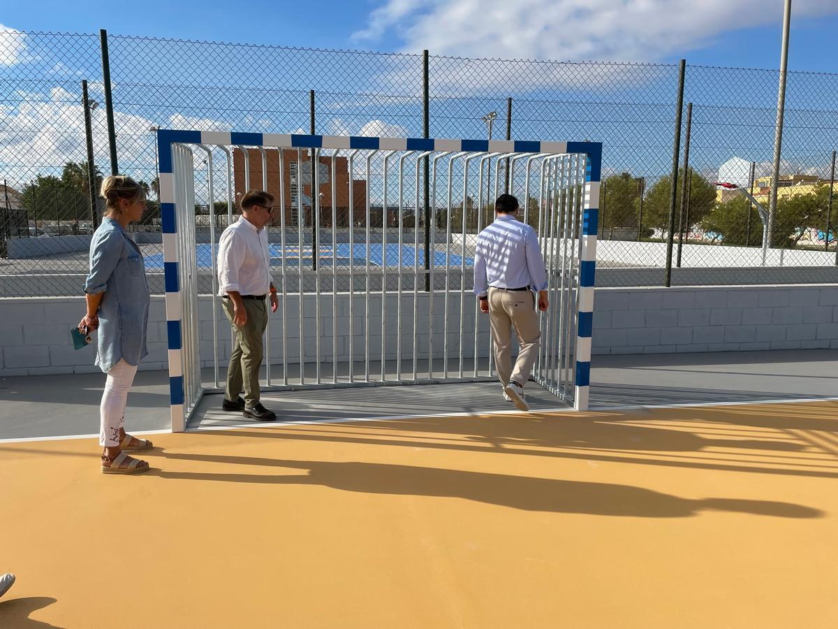Porterías antivandalismo que se emplearán en las próximas renovaciones. En la pista renovada en 2023, ubicada en La Torreta, junto al IES Torrevigía