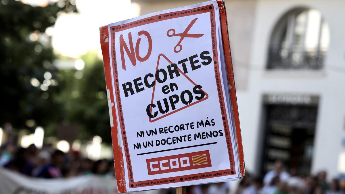 Uno de los carteles de la manifestación de este miércoles en Zaragoza