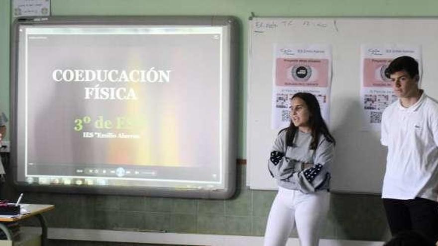 Los alumnos, durante la presentación.