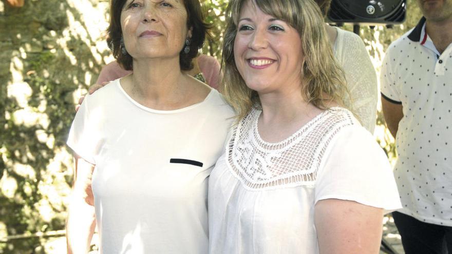 Magdalena Barahona y Carmen Santos, ayer, en Santiago. // Xoán Álvarez