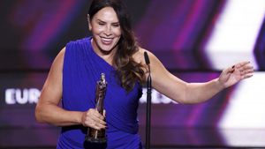 Karla Sofía Gascón, con su recién conseguido Premio del Cine Europeo a mejor actriz por Emilia Pérez.