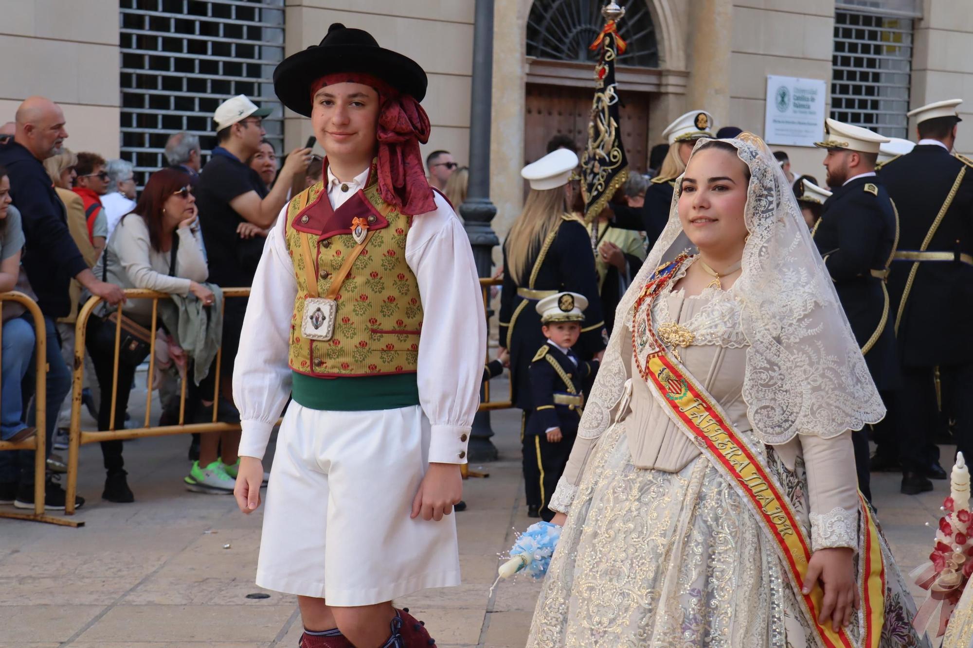 Comisiones de falla en la Procesión de la Virgen (2/5)