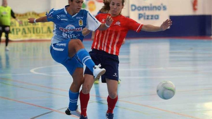 Patri Corral en el partido ante el Atlético. // G. Santos