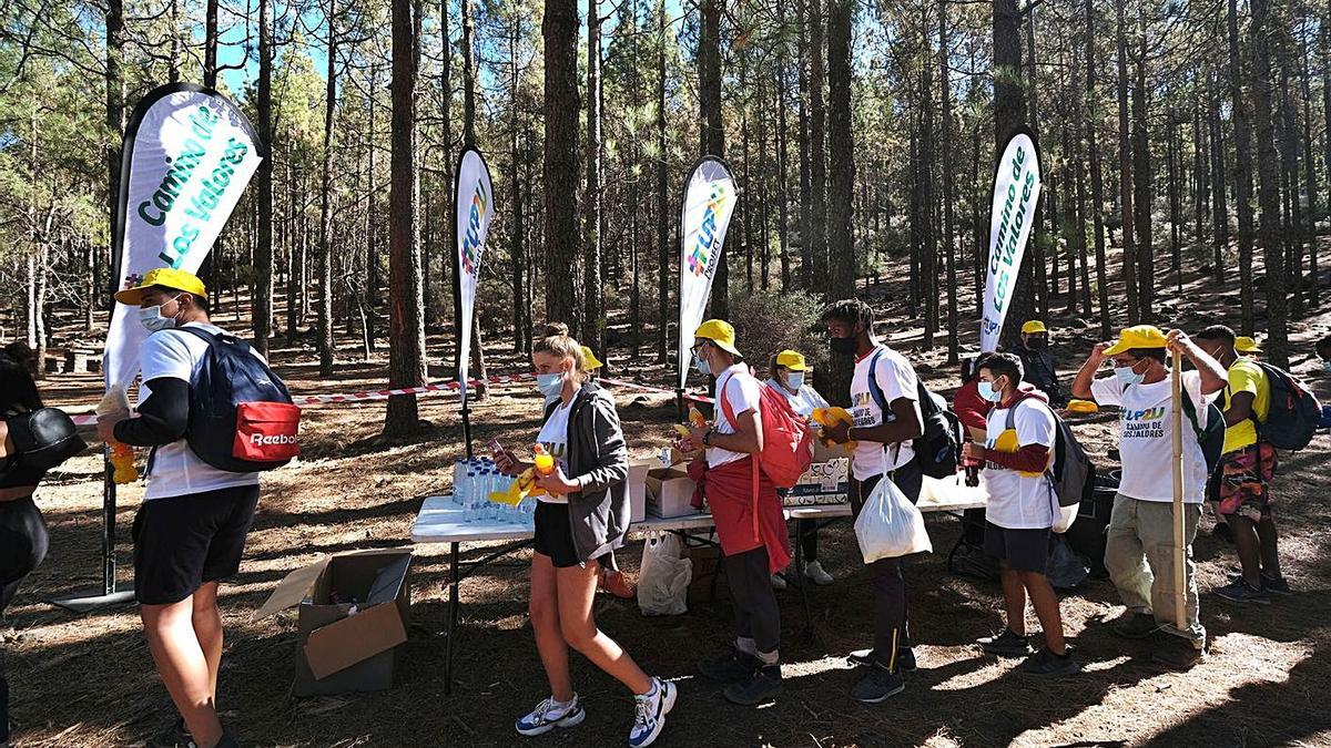 El Camino de  los Valores recorre la Cumbre en apoyo de los menores