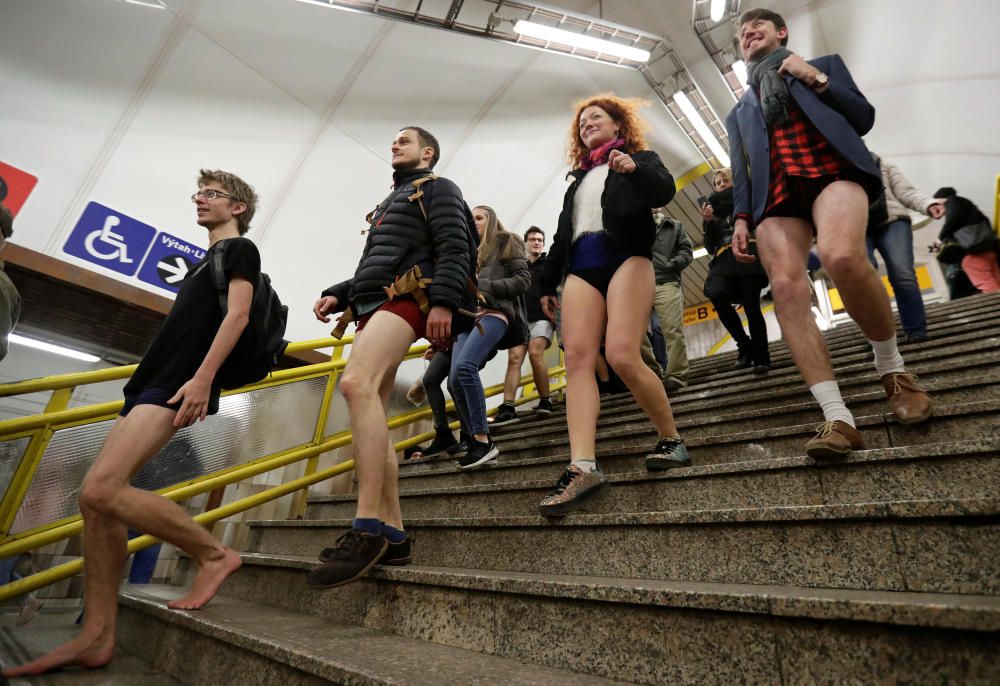 Escenes del dia sense pantalons al metro 2018.