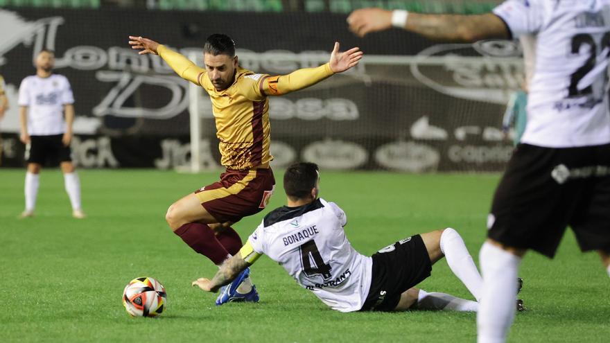 Mérida-Córdoba CF: las imágenes del partido en el Estadio Romano