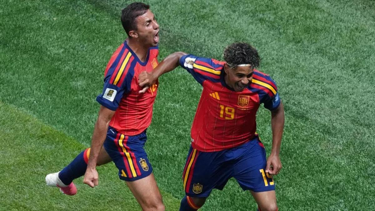 Rodri y Lamine celebran la conquista del Mundial