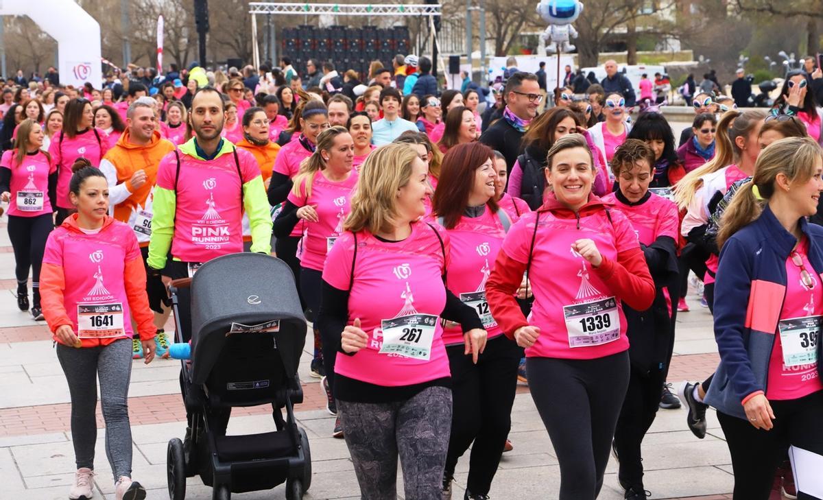 Participantes en la Pink Running.