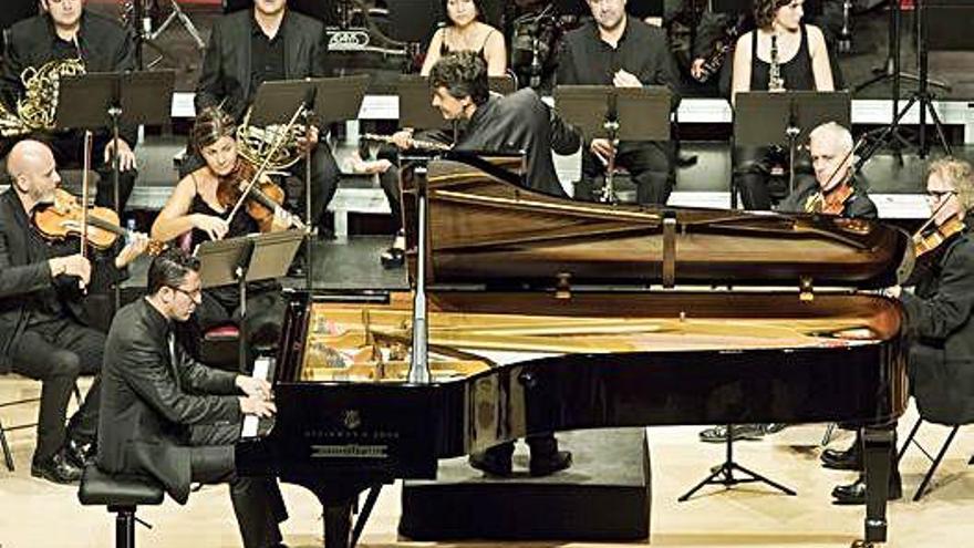 El pianista Giuseppe Andaloro i la Simfònica del Vallès.