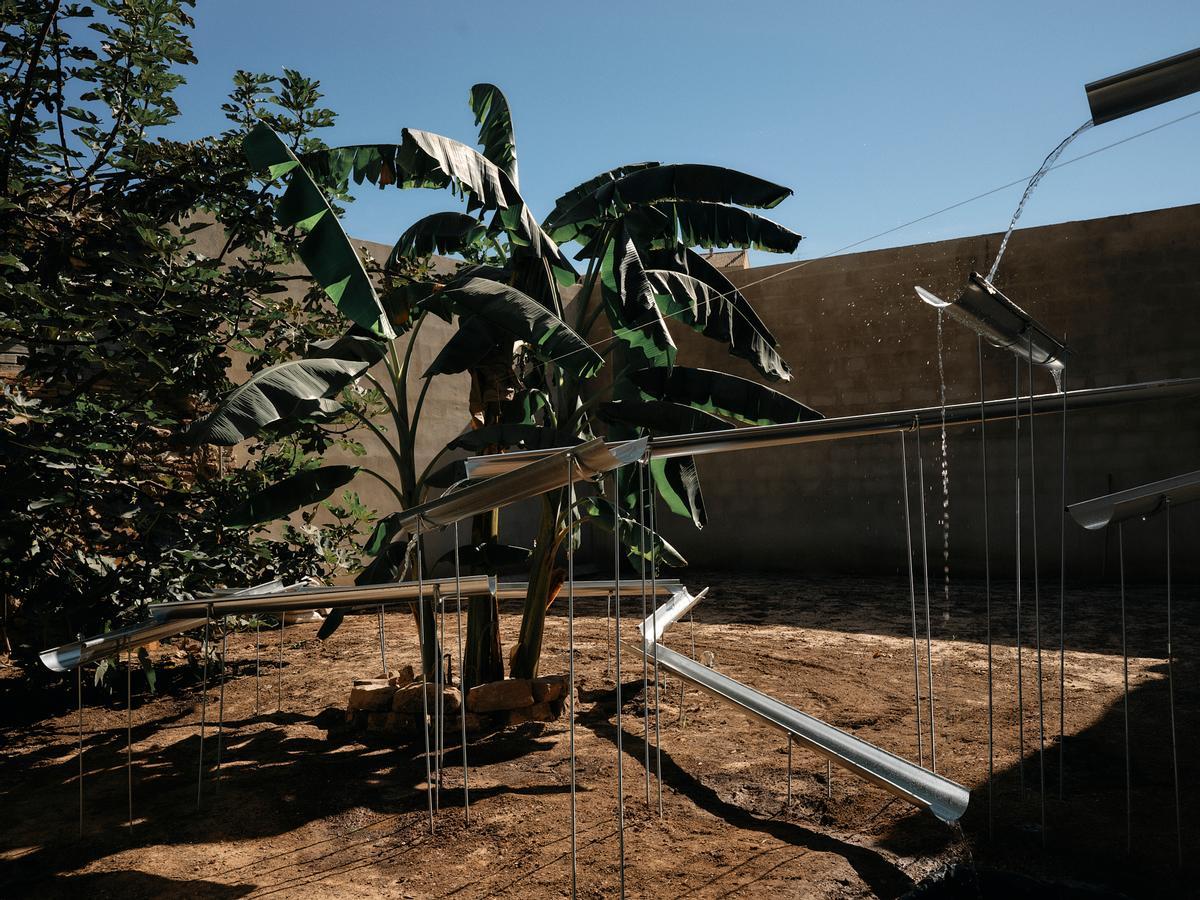 La instalación ‘Floating River’ de Elena Rocabert que ocupa la terraza de Aguas Internacionales.