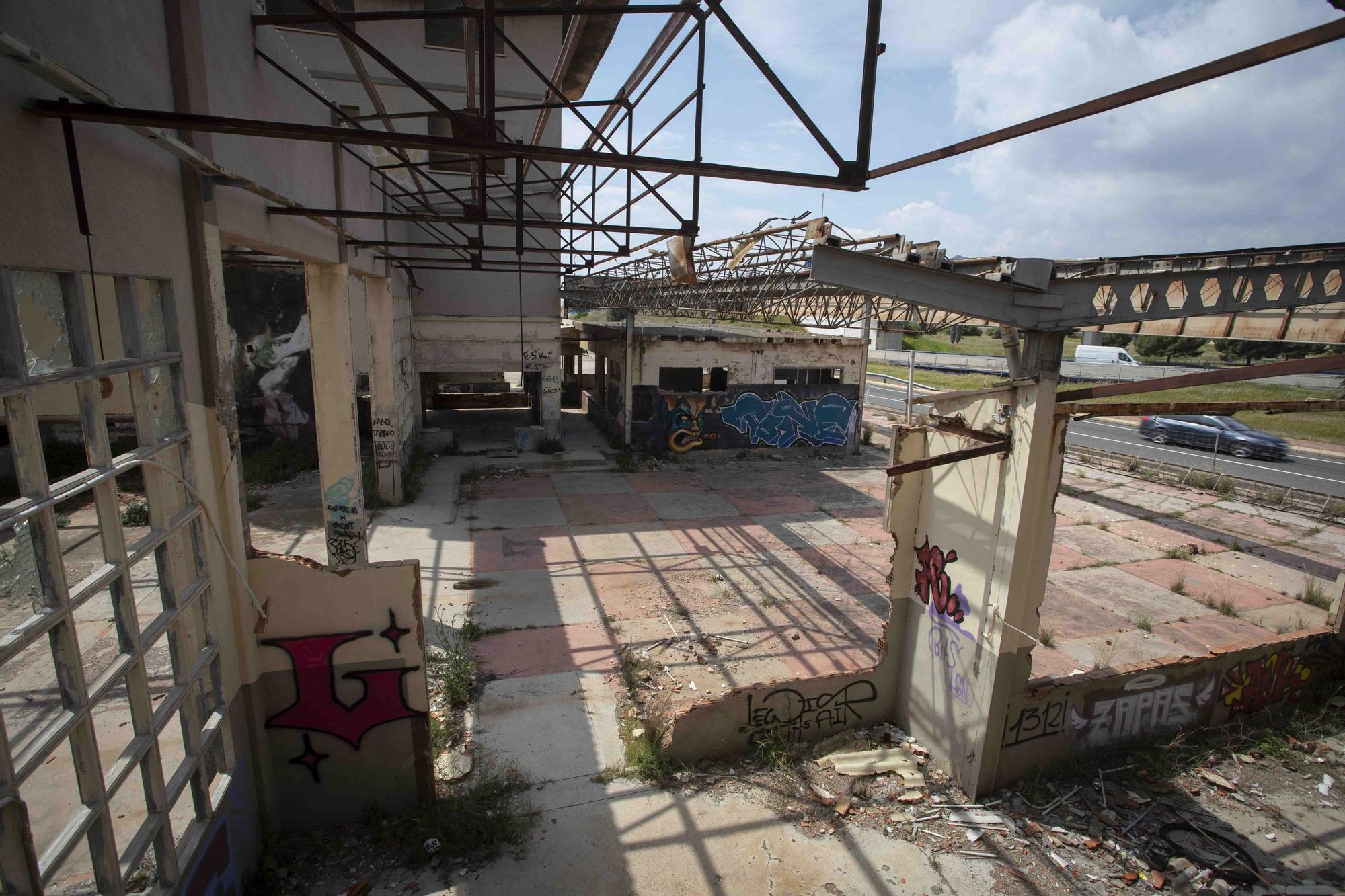 Taller del Alemán. Un lugar de interés arquitectónico abandonado en la entrada de Sagunt.