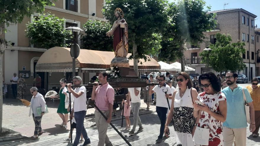 Los niños de Primera Comunión acompañan al Corazón de Jesús en Toro