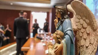 La Policía Nacional entrega la medalla al mérito policial a 11 agentes con ocasión de la fiesta de sus patrones