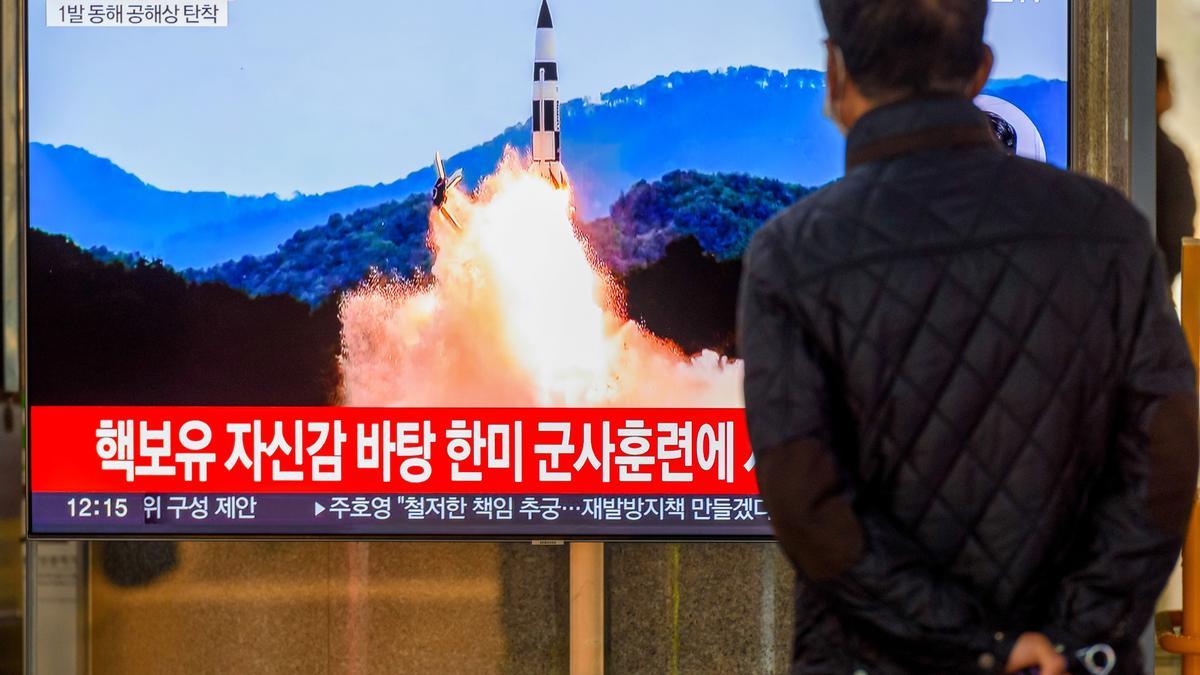 La televisión de Corea del Sur informa del lanzamiento de un misil por parte de Corea del Norte.