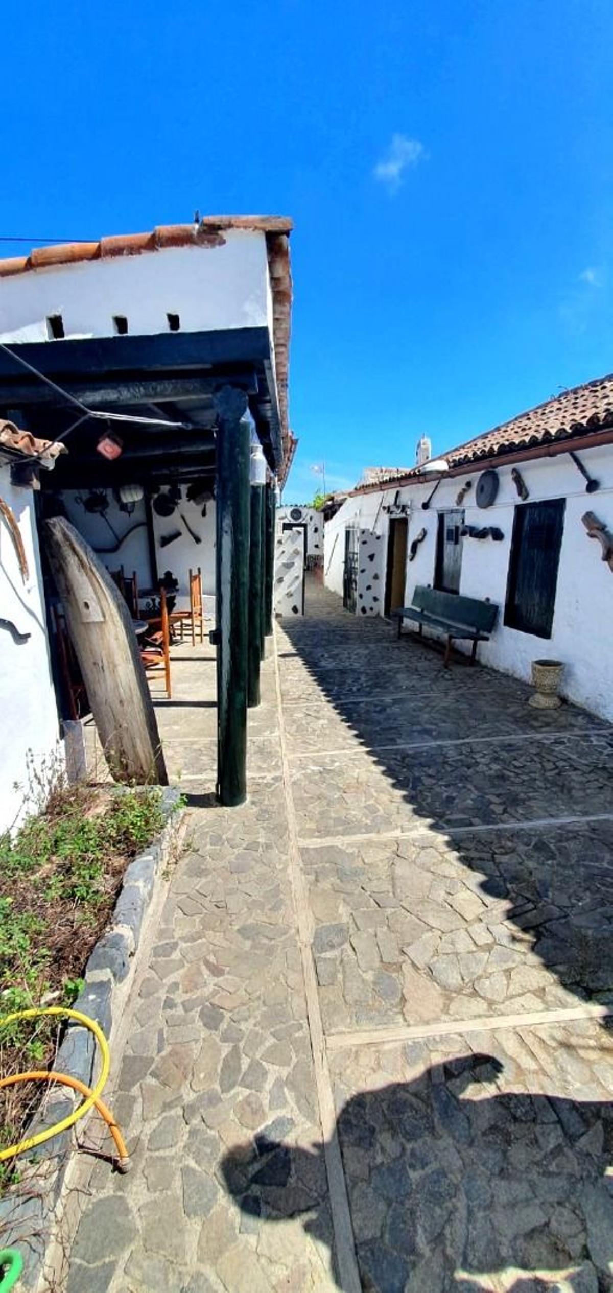 En venta fantástica vivienda con finca de viñedos en Icod de los Vinos