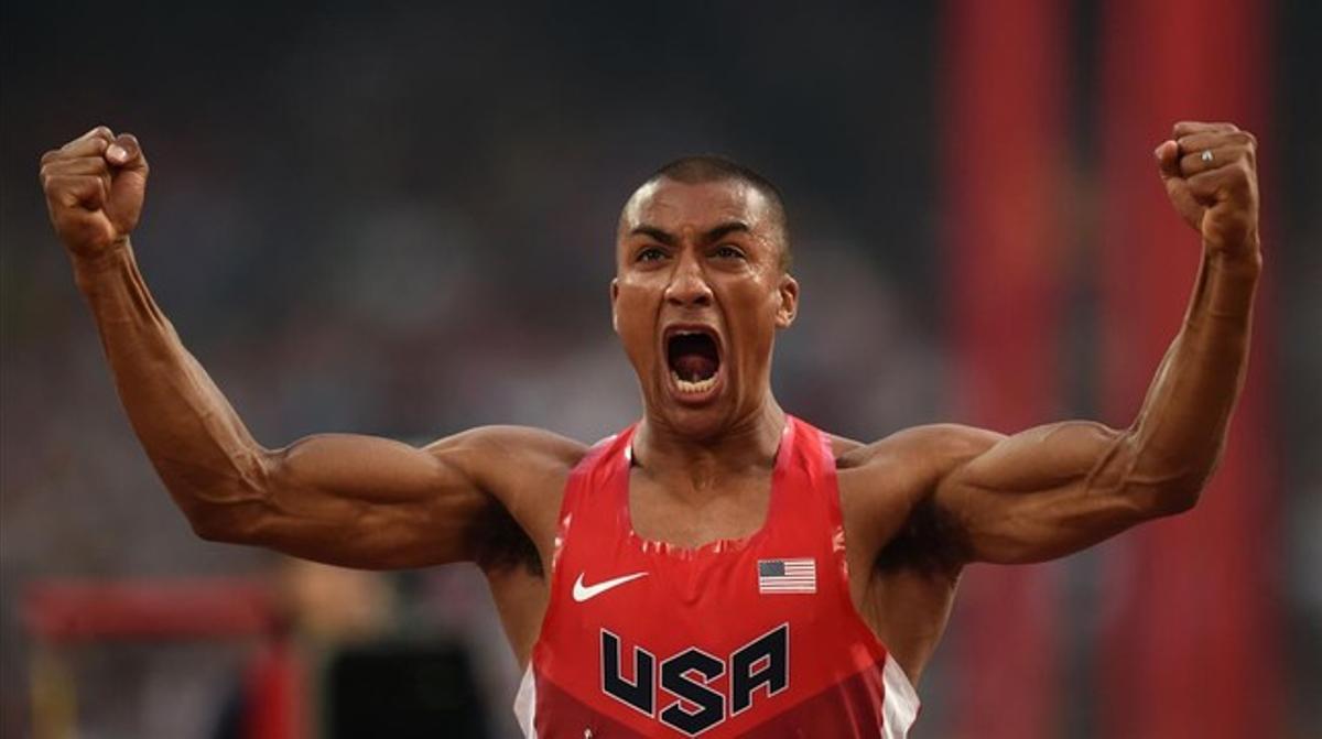 Ashton Eaton mostra la seva alegria després de la victòria.