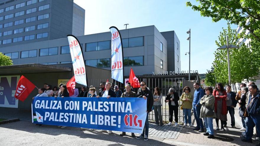 La CIG se concentró ayer delante del edificio de la Xunta en apoyo a Palestina