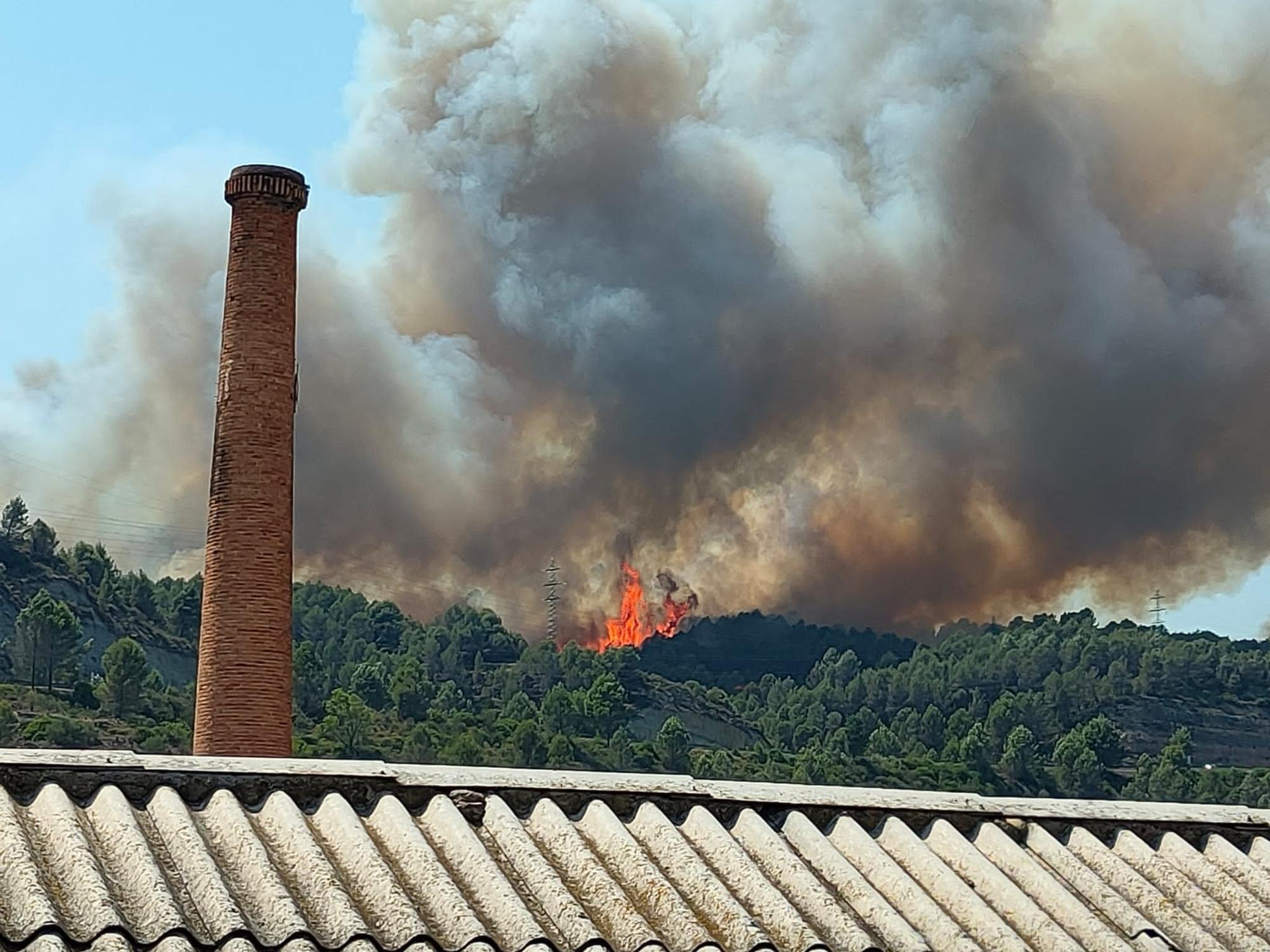 Incendi entre Bufalvent i el Pont de Vilomara