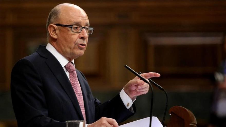 Montoro admite &quot;imperfecciones&quot; en el control del dinero público para evitar el 1-O