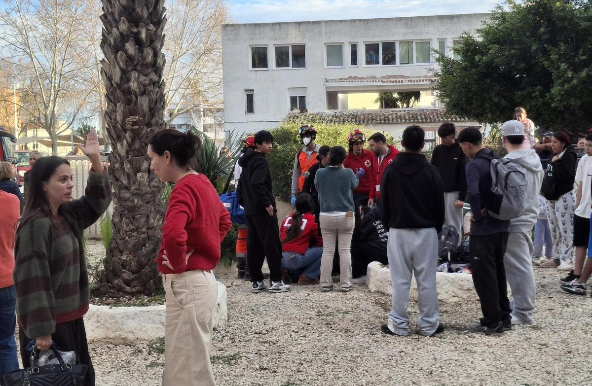 Cruz Roja atiende a familiares de las víctimas